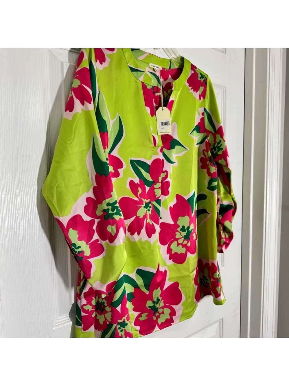 JODIFL Lime Green V Neck Tunic with Hot Pink Hibiscus Flowers size S NWT - Picture 6 of 11